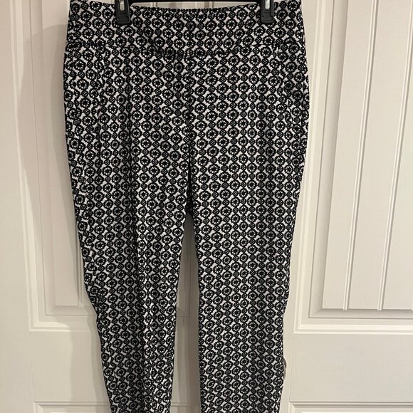 Lane Bryant Pants - Lane Bryant Women's Size 16 Black & White Textured Pants